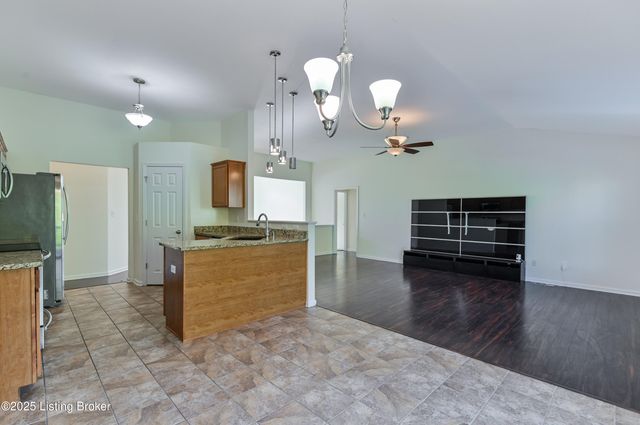 220 Rockcrest Way, Louisville, KY 40245