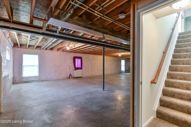 220 Rockcrest Way, Louisville, KY 40245