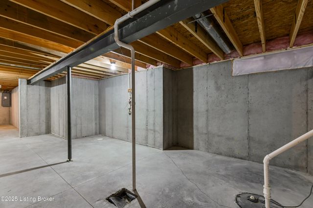 220 Rockcrest Way, Louisville, KY 40245