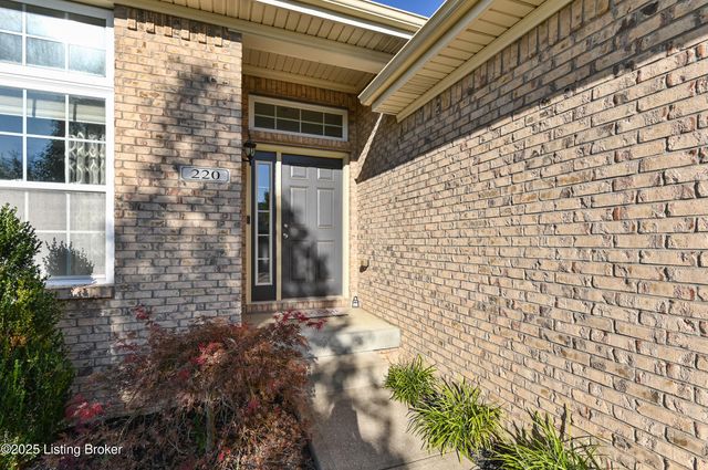 220 Rockcrest Way, Louisville, KY 40245