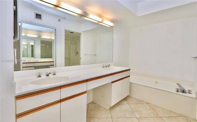 3500 Mystic Pointe Drive 1207, Aventura, FL 33180