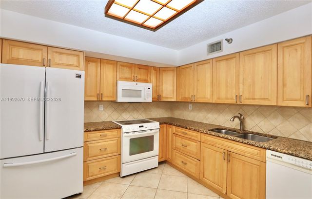 3500 Mystic Pointe Drive 1207, Aventura, FL 33180