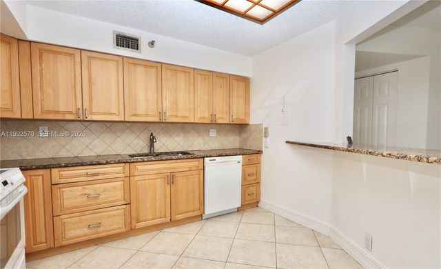 3500 Mystic Pointe Drive 1207, Aventura, FL 33180