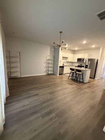705 Dallas Dr, Columbia, TN 38401