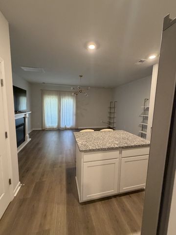 705 Dallas Dr, Columbia, TN 38401