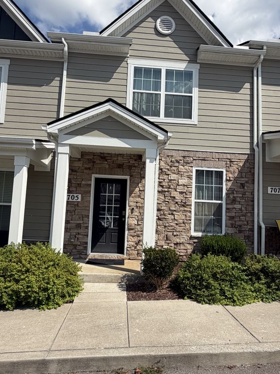 705 Dallas Dr, Columbia, TN 38401
