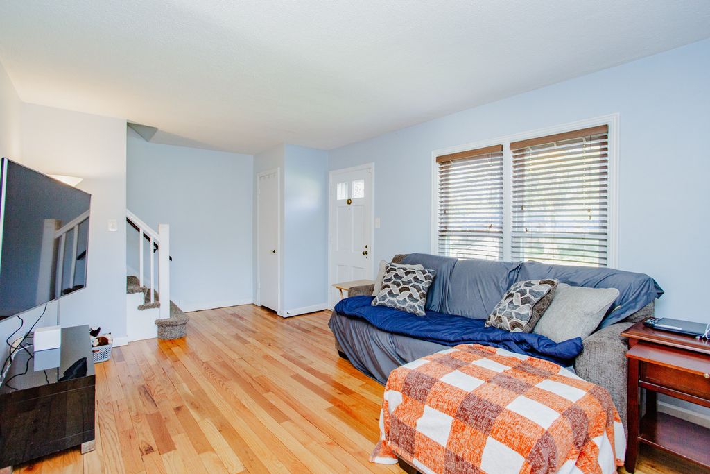1697 Stockton Avenue, Des Plaines, IL 60018 — photo 3