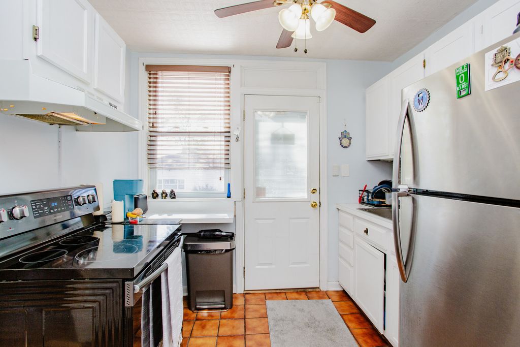 1697 Stockton Avenue, Des Plaines, IL 60018 — photo 4