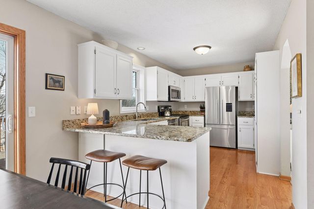 5220 Yorktown Lane N, Plymouth, MN 55442