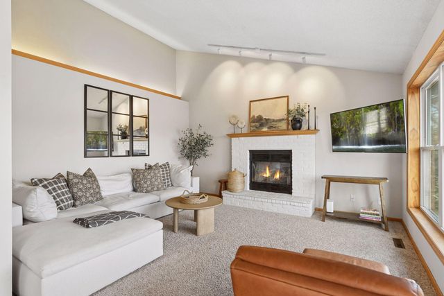 5220 Yorktown Lane N, Plymouth, MN 55442