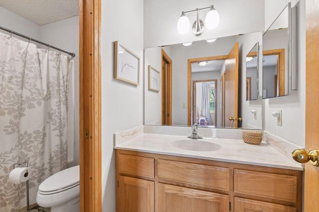 5220 Yorktown Lane N, Plymouth, MN 55442