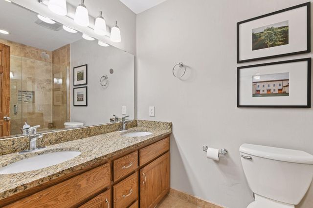 5220 Yorktown Lane N, Plymouth, MN 55442