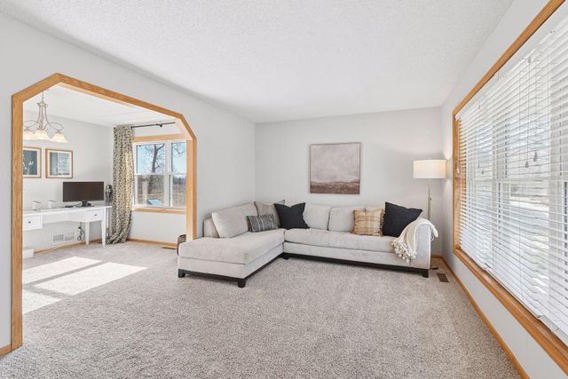 5220 Yorktown Lane N, Plymouth, MN 55442