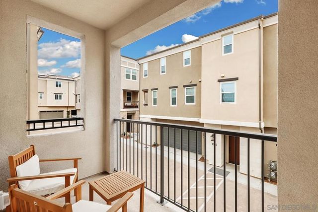 1227 Sunrise Vw 105, San Marcos, CA 92078