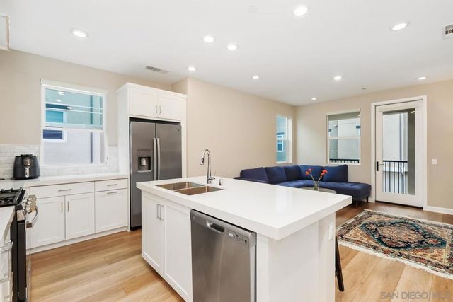 1227 Sunrise Vw 105, San Marcos, CA 92078