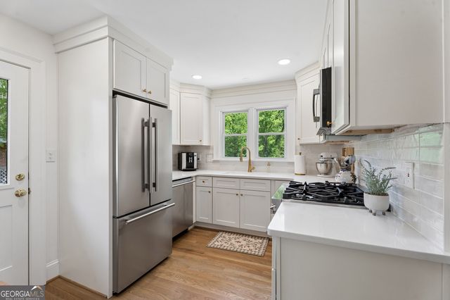 3306 Woodview Drive SE, Smyrna, GA 30082