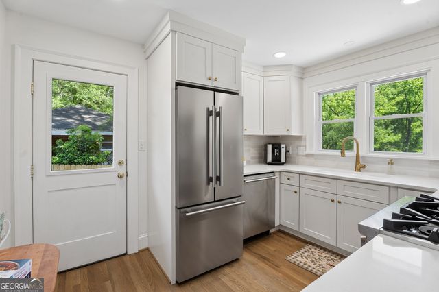 3306 Woodview Drive SE, Smyrna, GA 30082