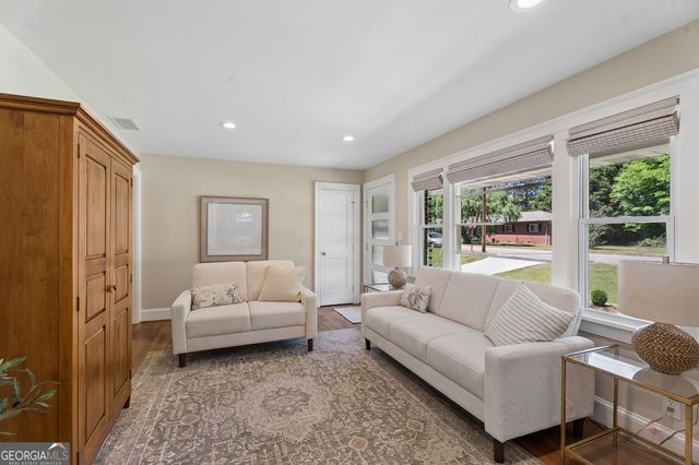 3306 Woodview Drive SE, Smyrna, GA 30082