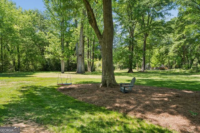 3306 Woodview Drive SE, Smyrna, GA 30082