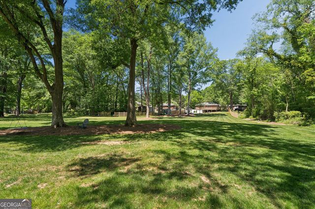 3306 Woodview Drive SE, Smyrna, GA 30082