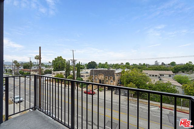 6144 Whitsett Avenue 403, North Hollywood, CA 91606