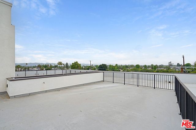 6144 Whitsett Avenue 403, North Hollywood, CA 91606