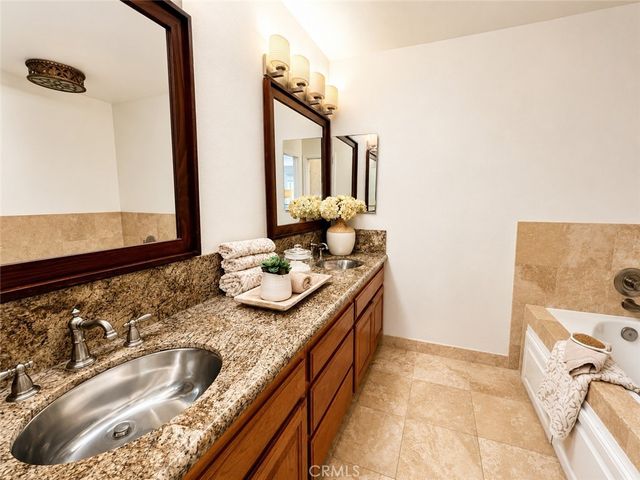 208 S Catalina Avenue C, Redondo Beach, CA 90277