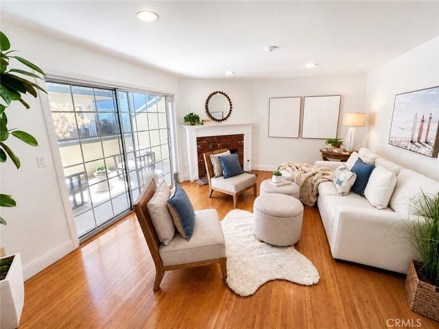 208 S Catalina Avenue C, Redondo Beach, CA 90277