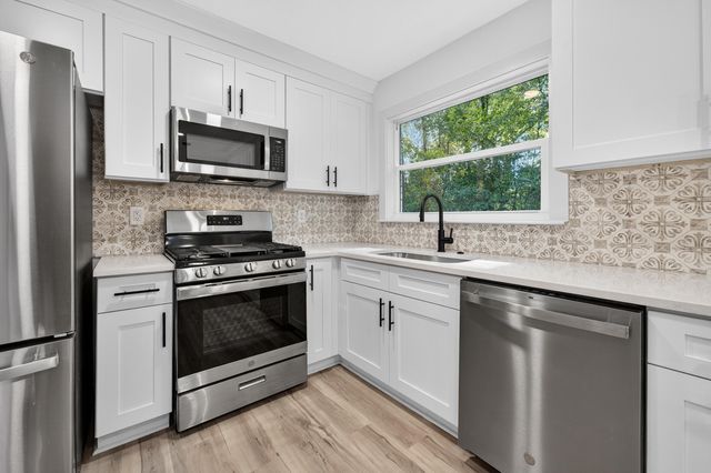 220 Edge Avenue, Valparaiso, FL 32580