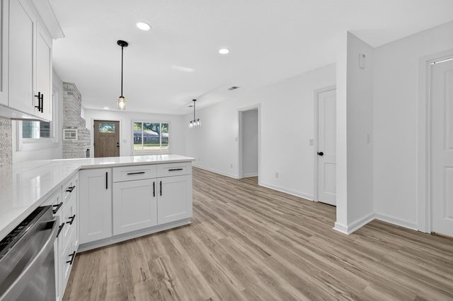 220 Edge Avenue, Valparaiso, FL 32580