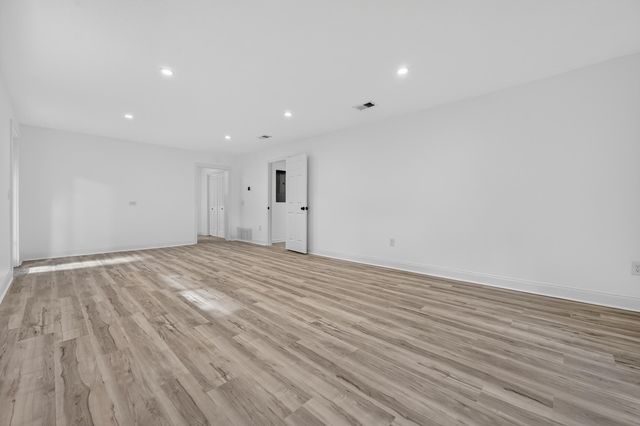 220 Edge Avenue, Valparaiso, FL 32580