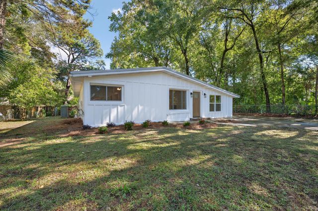 220 Edge Avenue, Valparaiso, FL 32580