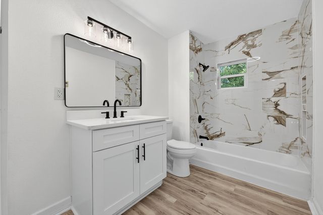 220 Edge Avenue, Valparaiso, FL 32580