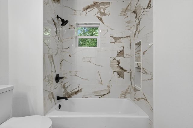 220 Edge Avenue, Valparaiso, FL 32580