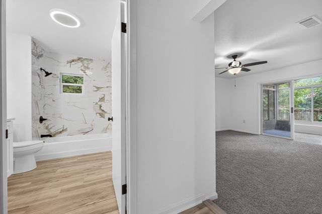 220 Edge Avenue, Valparaiso, FL 32580