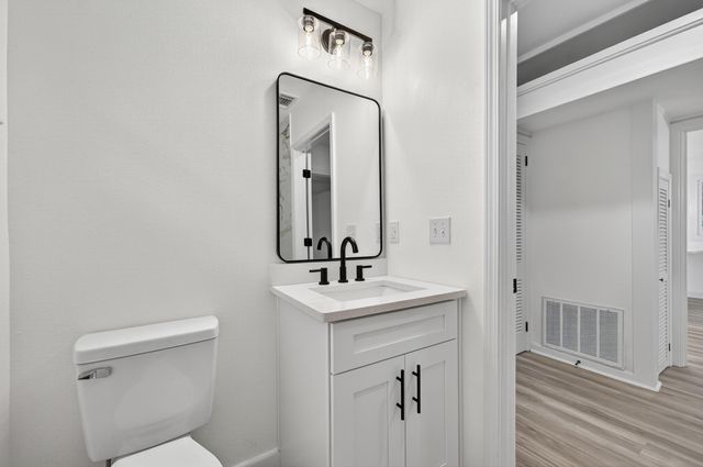 220 Edge Avenue, Valparaiso, FL 32580