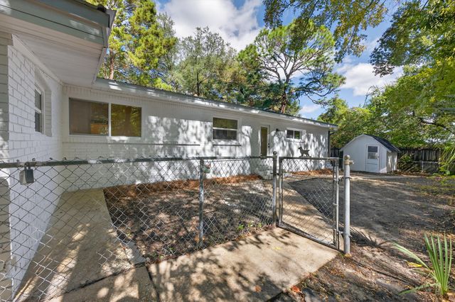 220 Edge Avenue, Valparaiso, FL 32580