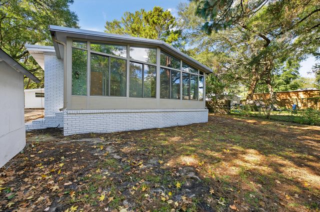 220 Edge Avenue, Valparaiso, FL 32580