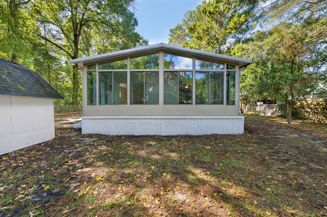 220 Edge Avenue, Valparaiso, FL 32580