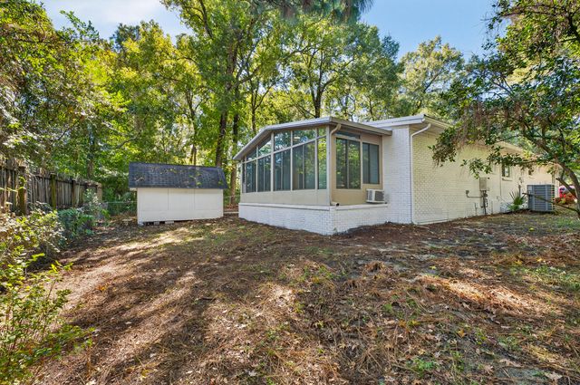 220 Edge Avenue, Valparaiso, FL 32580