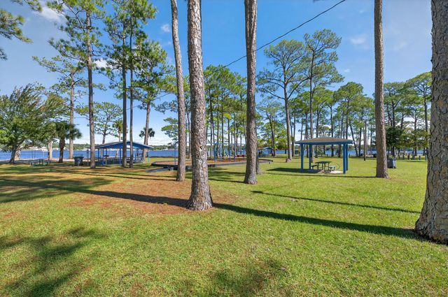 220 Edge Avenue, Valparaiso, FL 32580