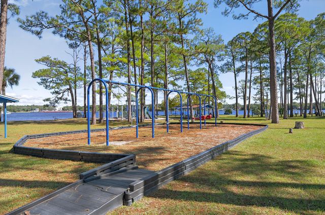 220 Edge Avenue, Valparaiso, FL 32580