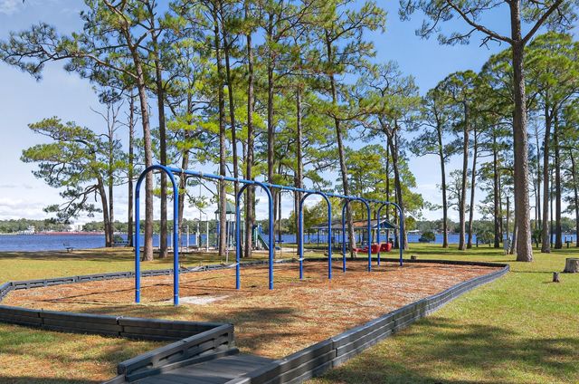 220 Edge Avenue, Valparaiso, FL 32580