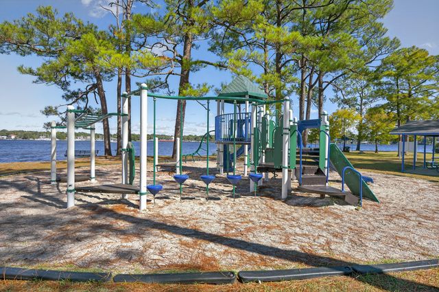 220 Edge Avenue, Valparaiso, FL 32580