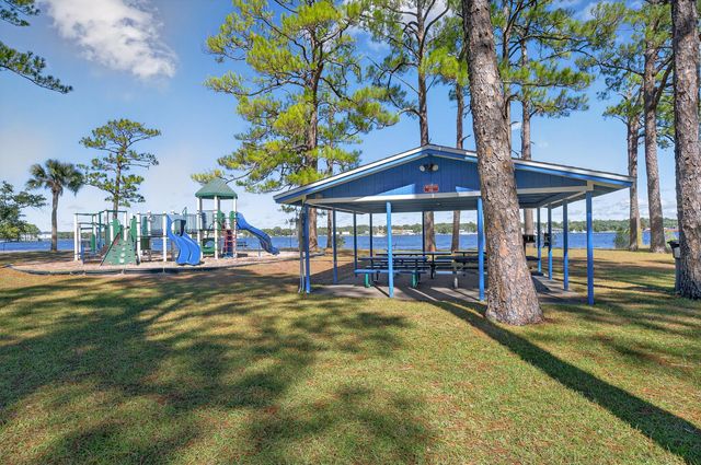 220 Edge Avenue, Valparaiso, FL 32580