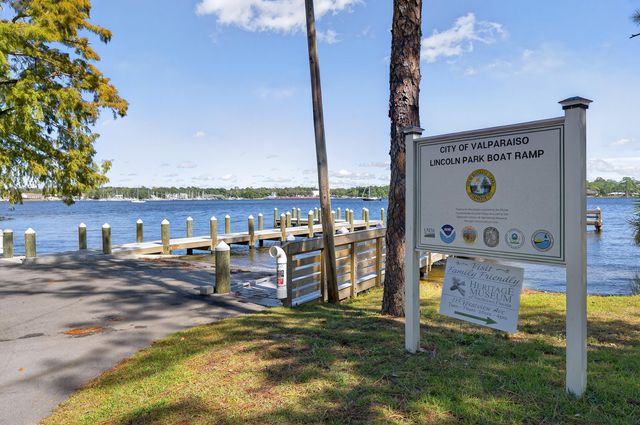 220 Edge Avenue, Valparaiso, FL 32580