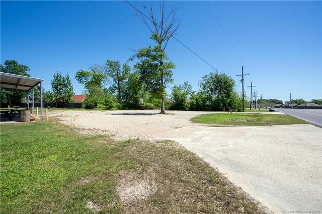 1411 E Houston River Road, Sulphur, LA 70663