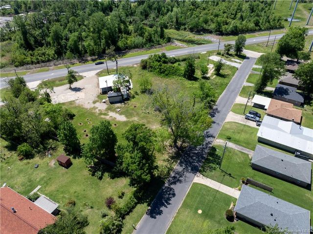 1411 E Houston River Road, Sulphur, LA 70663