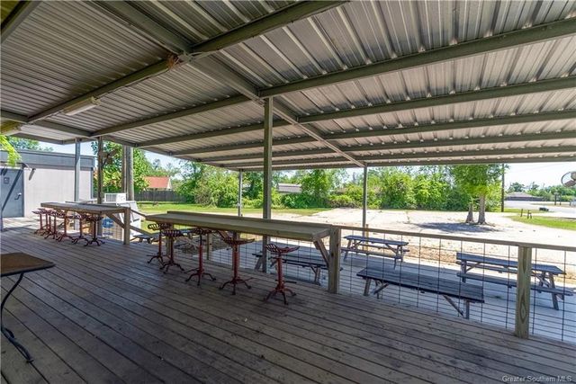 1411 E Houston River Road, Sulphur, LA 70663