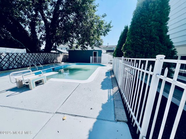 26 Fillmore Avenue, Carteret, NJ 07008